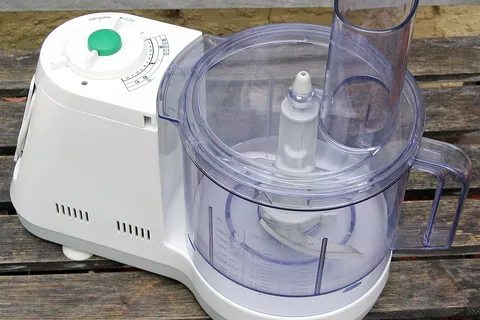 Blender vs Food Processor: What Each Machine is Physically Built To Do