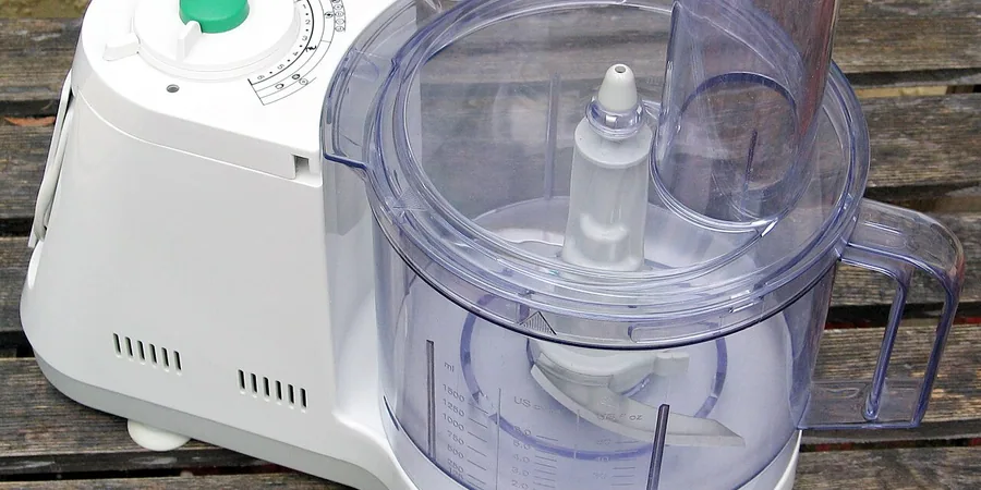 Blender vs Food Processor: What Each Machine is Physically Built To Do
