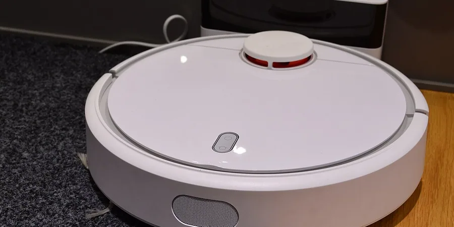 Robot Vacuum vs Stick Vacuum: How to Choose the Right One