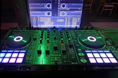 Top 10 Best DJ Controllers Reviews