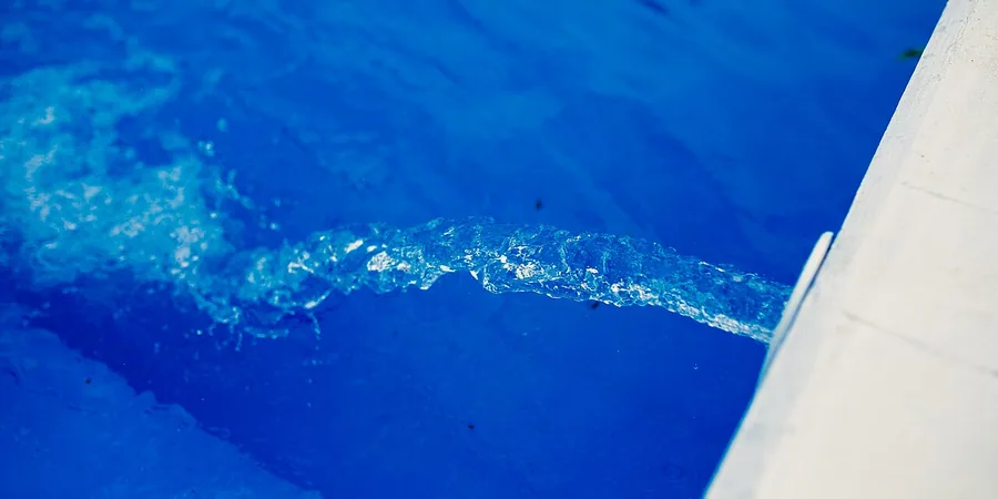 Top 10 Best Robotic Pool Cleaners for Swimming Pool Reviews
